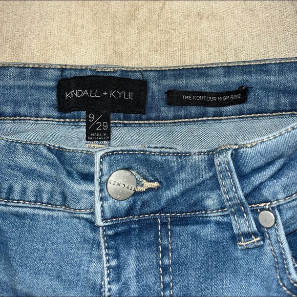 Kendall + Kylie Kontour High Rise Light Wash Jeans - Picture 5 of 6